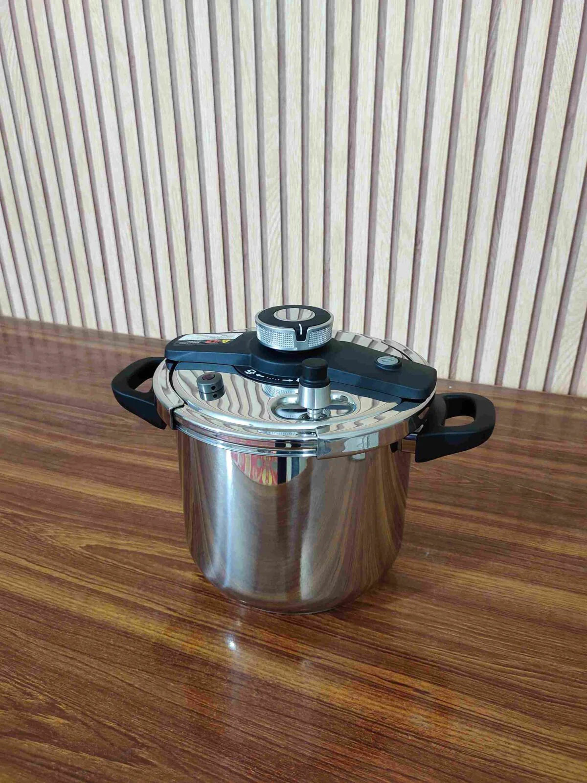 Steampunk Multi-purpose Clipso Pressure Cooker - 9 Liters - SmartGatelb